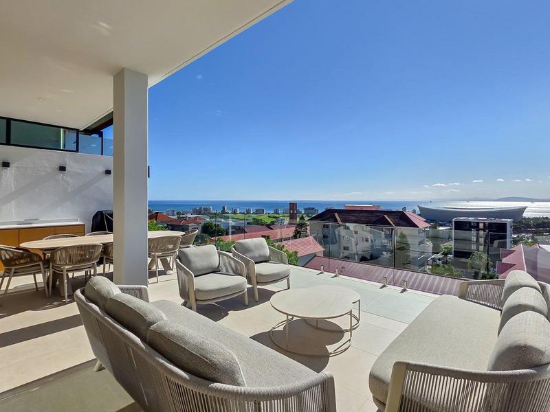 5 Bedroom Property for Sale in Green Point Western Cape